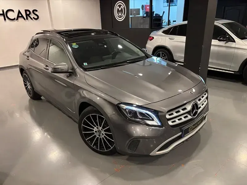 Usado Mercedes GLA200 136 CV (100 kW) 2019 Gris / plata SUV