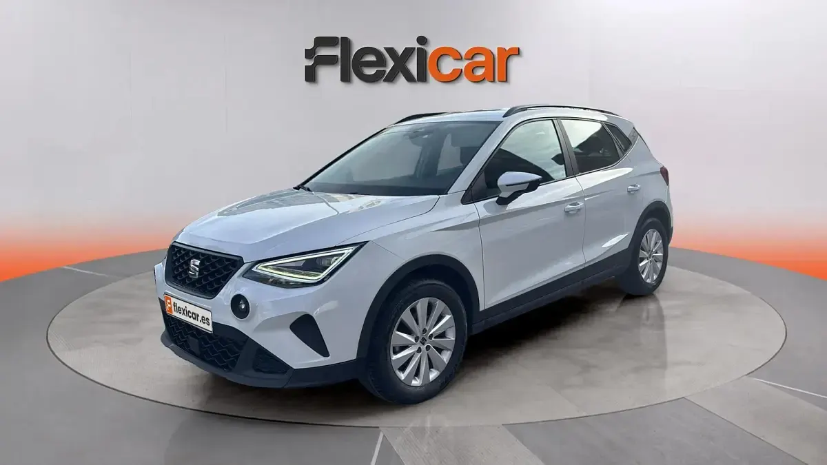 Usado Seat Arona Style 110 CV (80 kW) 2024 Blanco SUV