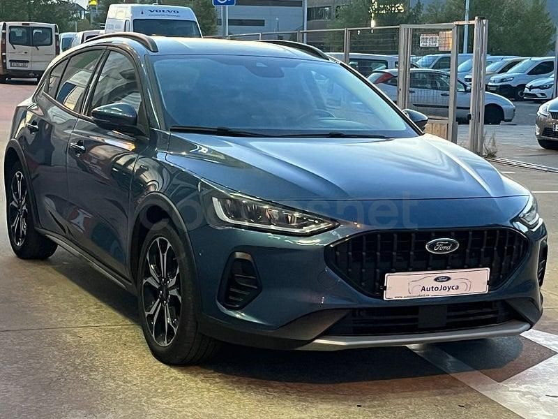 Używany Ford Focus Active 155 KM (114 kW) 2023 Niebieski Sedan/Limuzyna