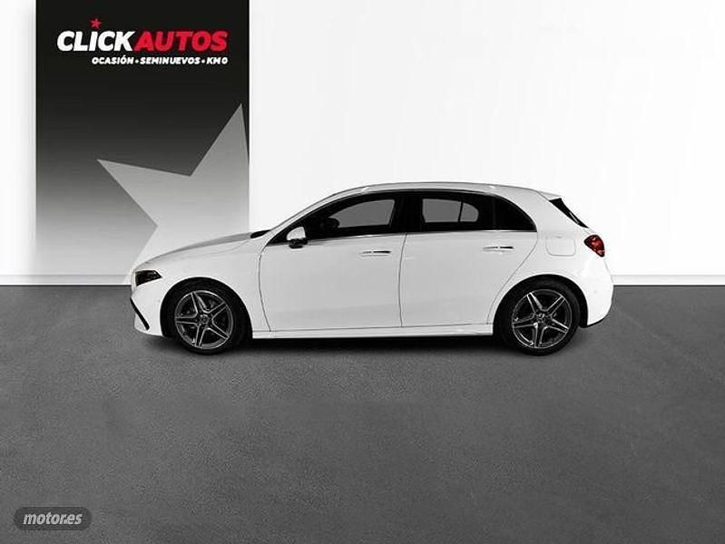 Usado Mercedes A180 AMG line 136 CV (100 kW) 2024 Blanco Berlina