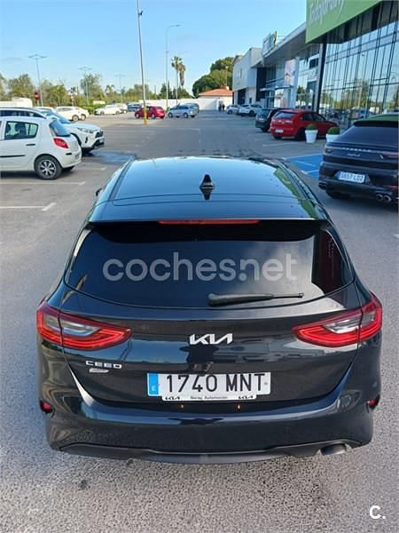 Negro Usado 2024 Kia Ceed Utilitario | 23.000 € (Caro) - Imagen 1/4