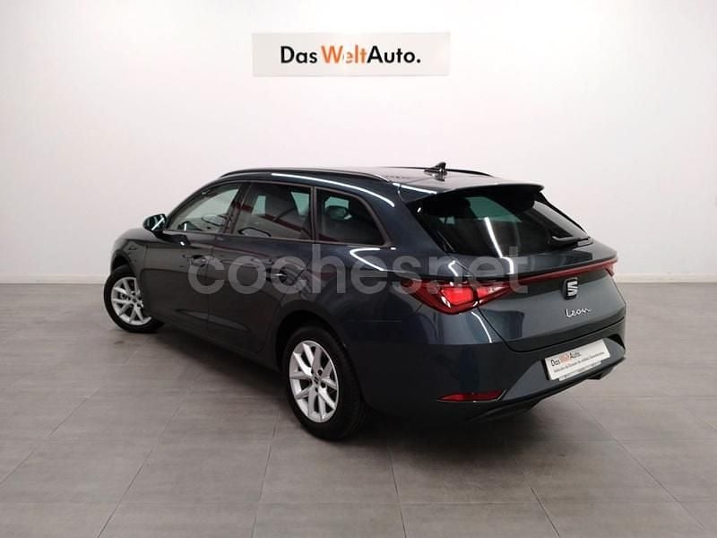 Usado Seat Leon Style 116 CV (85 kW) 2025 Azul Familiar