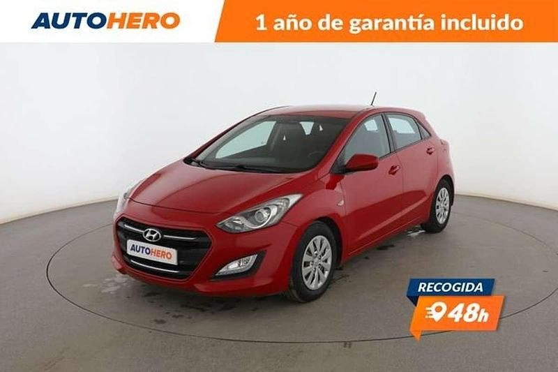 Rojo Usado 2015 Hyundai i30 Berlina | 8999 € (Precio justo) - Imagen 1/3