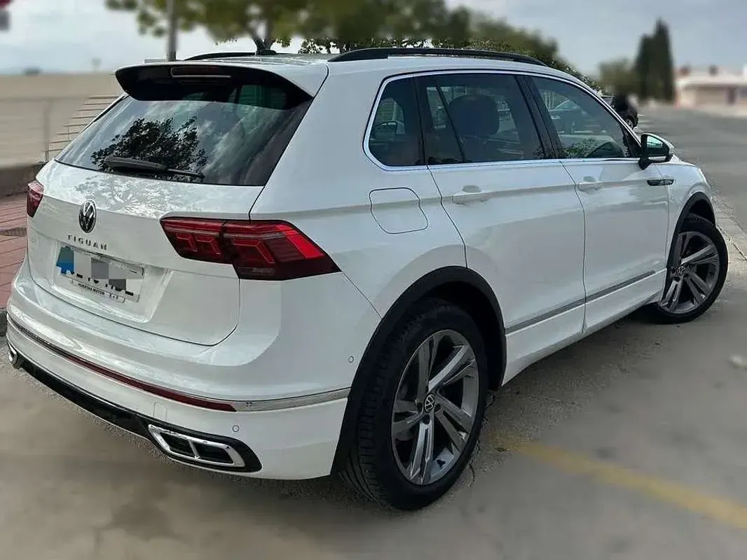 Usado VW Tiguan R-line 150 CV (110 kW) 2022 Blanco SUV