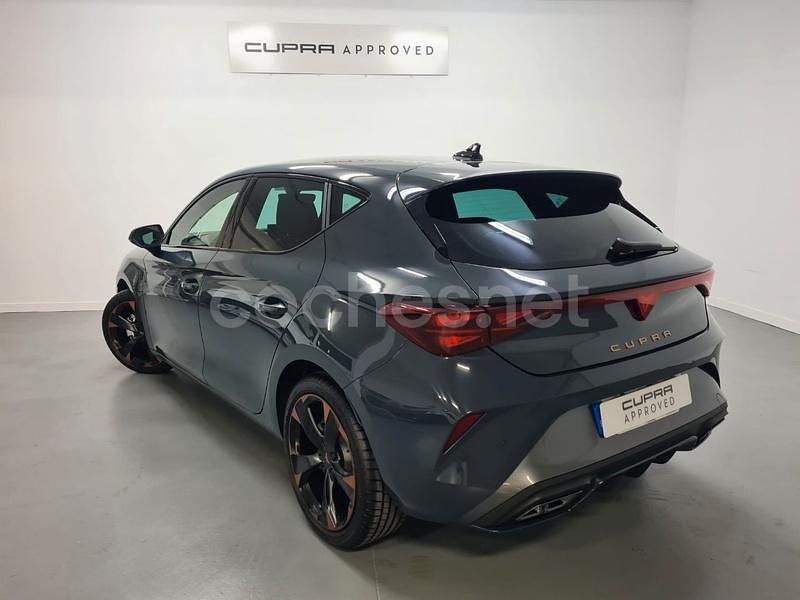 Usado Cupra Leon 150 CV (110 kW) 2024 Azul Berlina