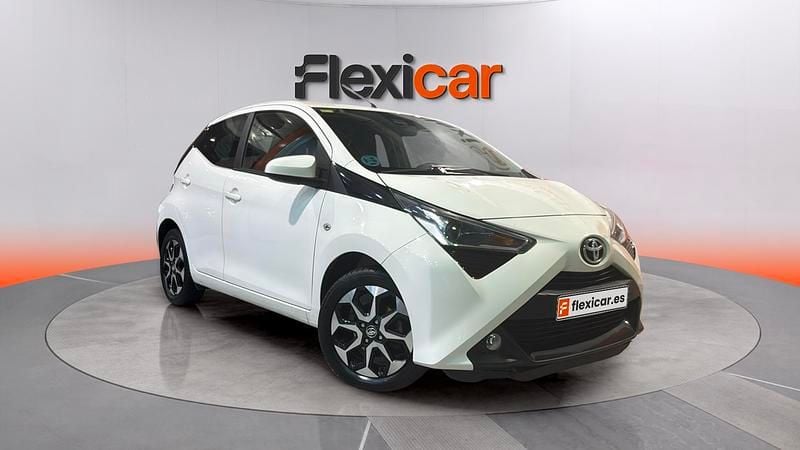 Begagnad Toyota Aygo X-play 72 HK (52 kW) 2018 Halvkombi