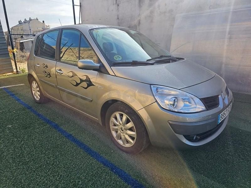 Usado Renault Scénic II 130 CV (95 kW) 2007 Gris / plata Monovolumen