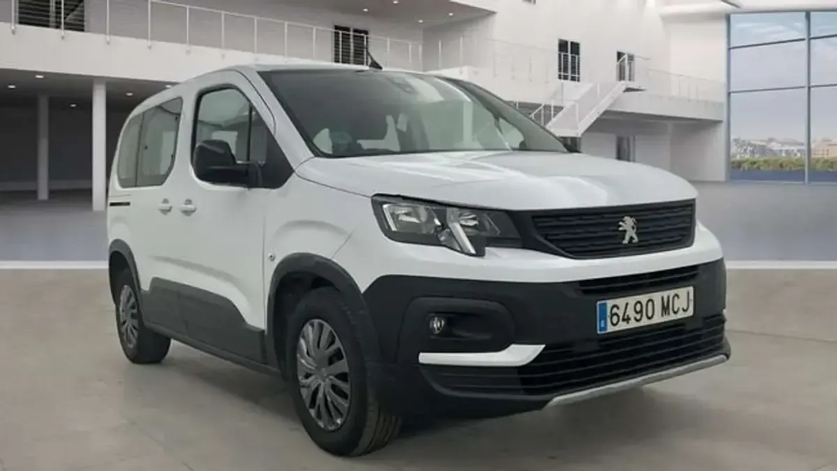 Käytetty Peugeot Rifter Active 102 HP (75 kW) 2022 Valkoinen Tila-auto