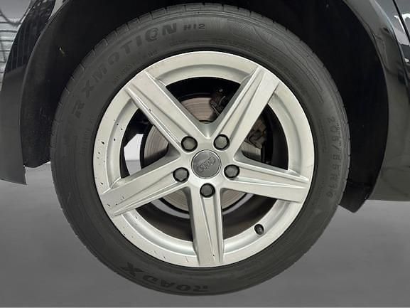 Usado Audi A3 Sportback 115 CV (84 kW) 2019 Negro brillante Utilitario