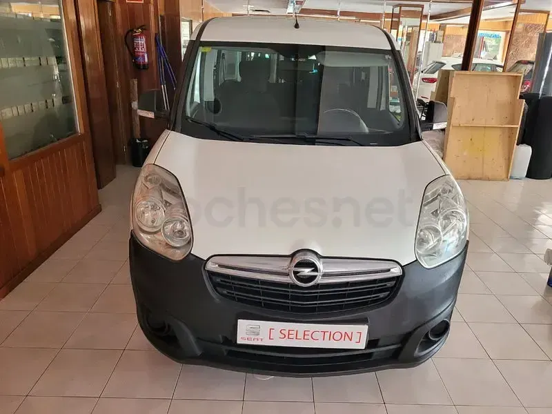 Usado Opel Combo Expression 90 CV (66 kW) 2013 Blanco Monovolumen