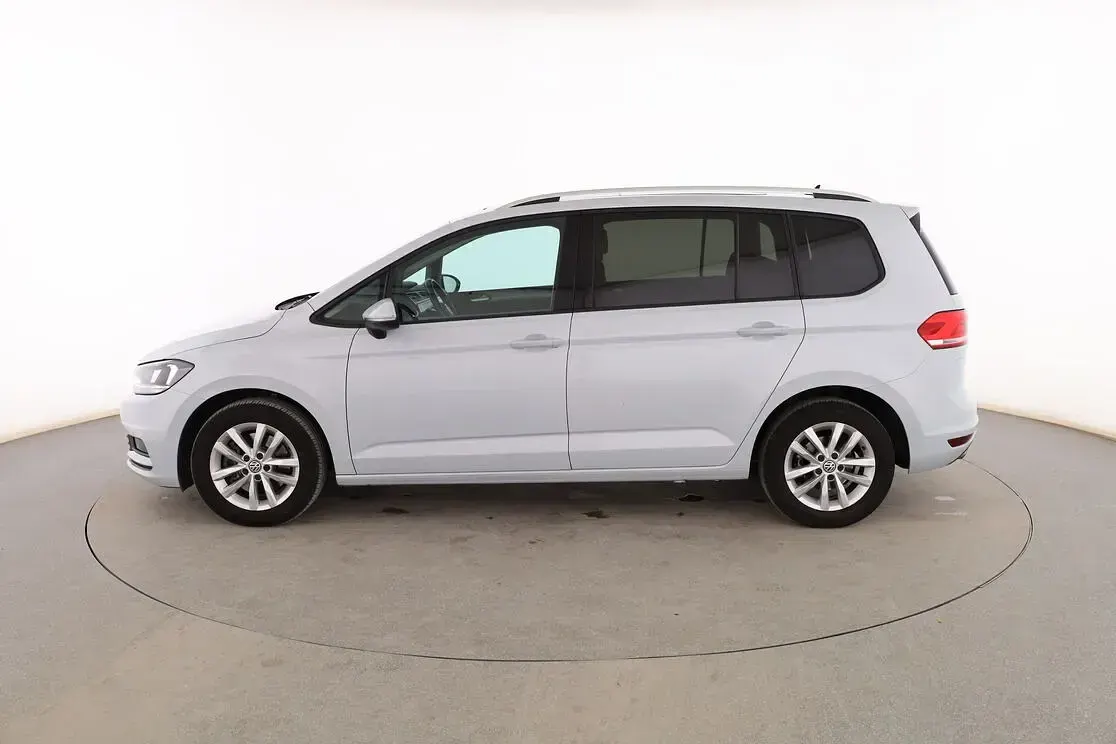 Usado VW Touran Advance 150 CV (110 kW) 2018 Blanco Monovolumen