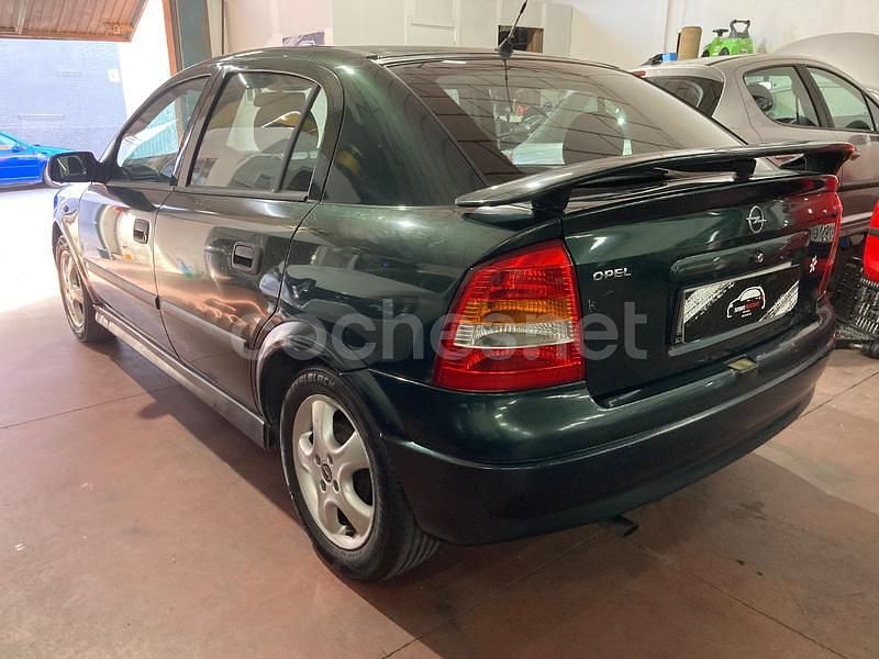 Usado Opel Astra Comfort 100 CV (73 kW) 1999 Verde Berlina