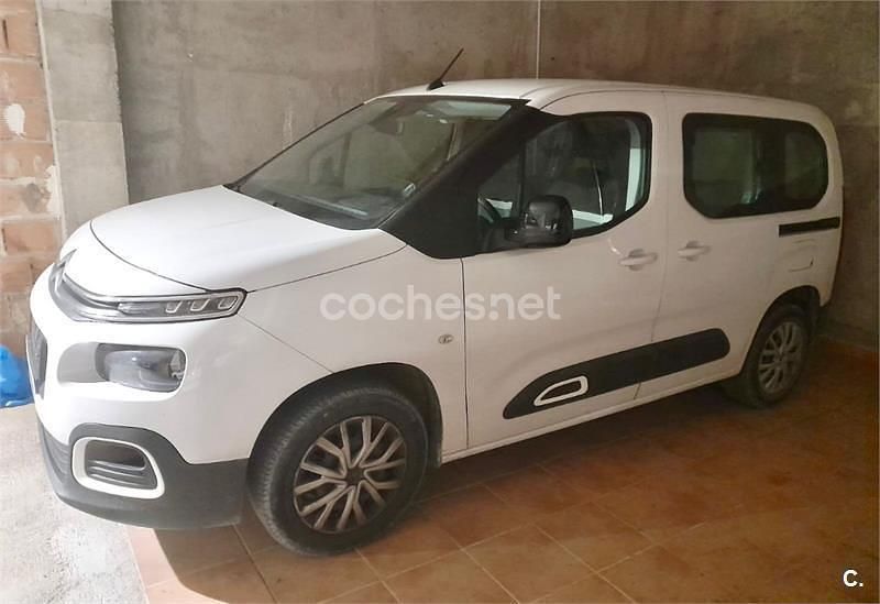 Usado Citroën Berlingo Feel 102 CV (75 kW) 2023 Blanco Monovolumen