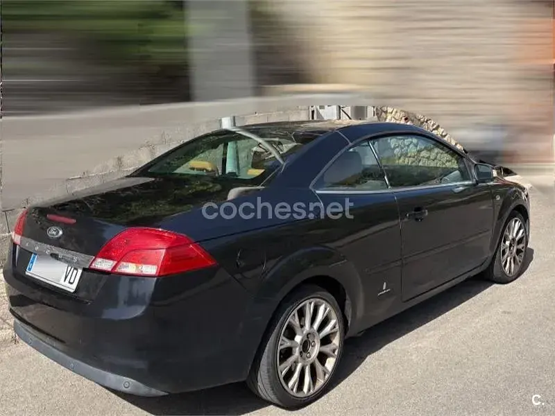 Usado Ford Focus Cabriolet Titanium 136 CV (100 kW) 2007 Negro Descapotable