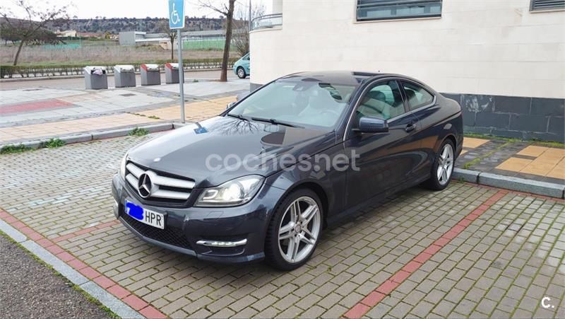 Usado Mercedes C220 170 HP (125 kW) 2013 Cinzento Coupé