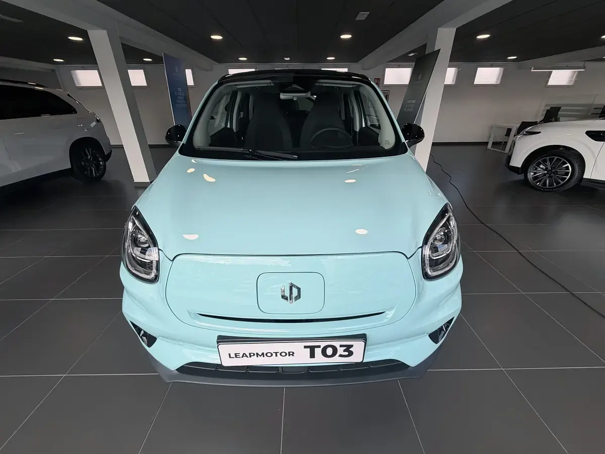 Nuevo Leapmotor T03 69 kW (95 CV) 2026 Azul Utilitario
