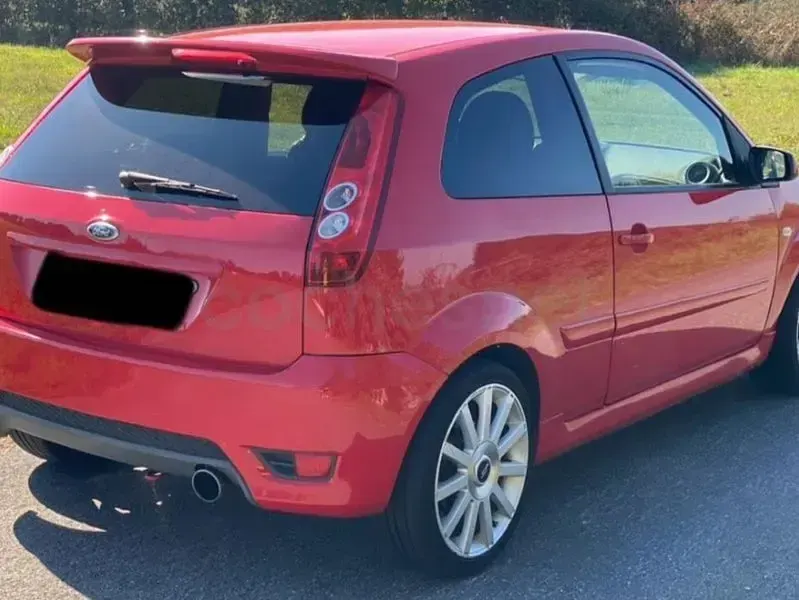 Usado Ford Fiesta ST 150 CV (110 kW) 2007 Rojo Utilitario