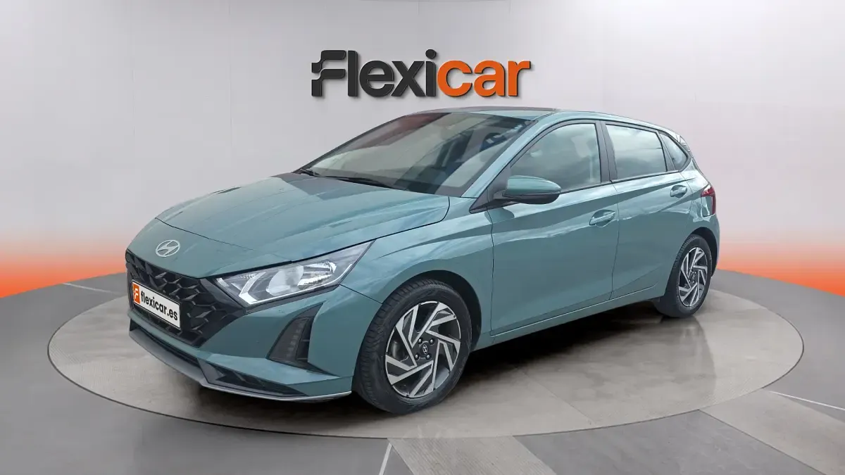 Usado Hyundai i20 101 CV (74 kW) 2024 Verde Utilitario