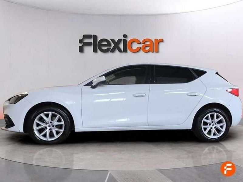 Usado Seat Leon Style 116 CV (85 kW) 2021 Blanco Utilitario