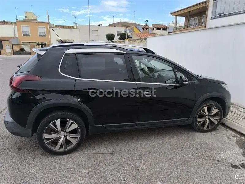 Usado Peugeot 2008 Allure 110 CV (80 kW) 2019 Negro SUV