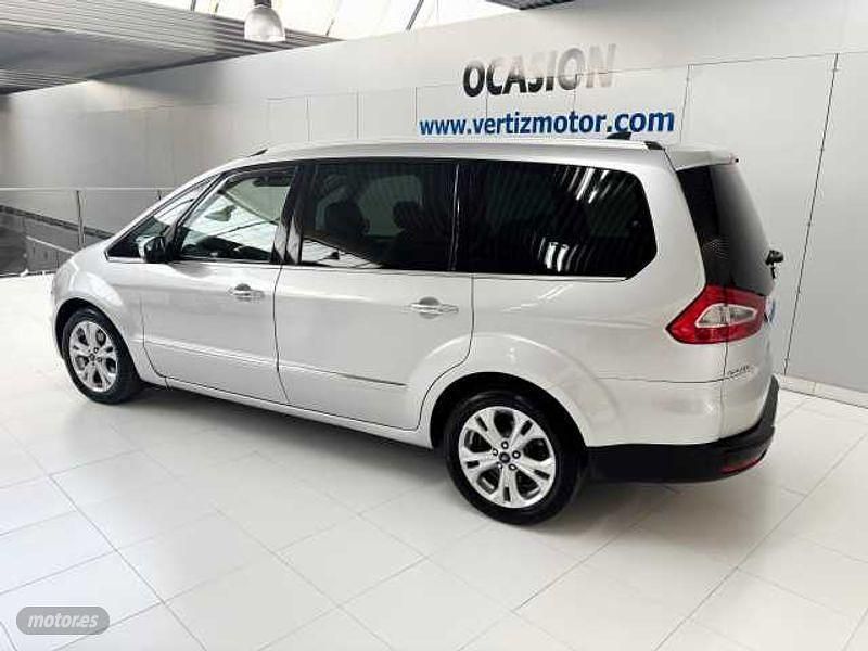Usado Ford Galaxy Titanium 140 CV (102 kW) 2014 Plateado Monovolumen