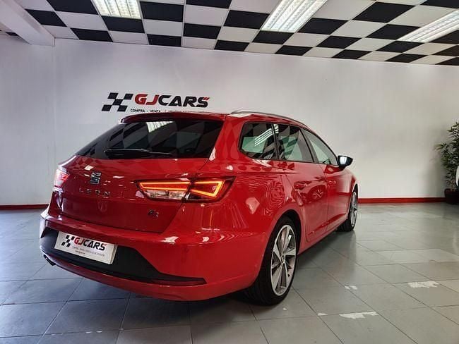 Usado Seat Leon FR 184 CV (135 kW) 2014 Rojo Familiar