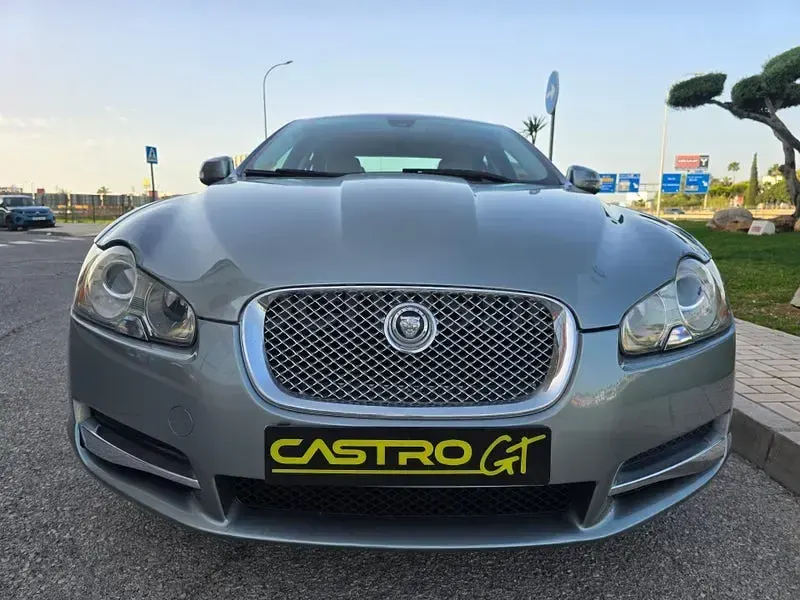 Usado Jaguar XF Premium Luxury 207 CV (152 kW) 2009 Gris Berlina