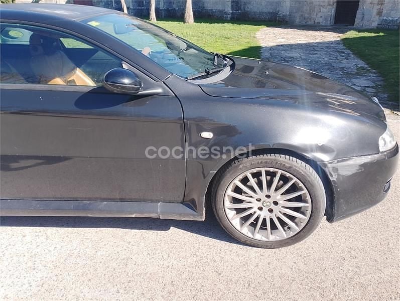 Usado Alfa Romeo GT Distinctive 150 CV (110 kW) 2005 Negro Coupe