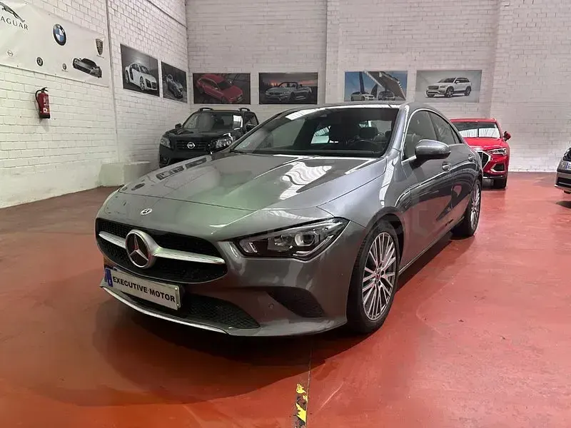 Usado Mercedes CLA220 190 CV (139 kW) 2021 Gris / plata Coupe