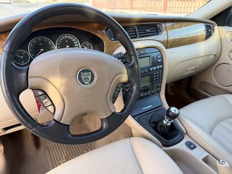 Usado Jaguar X-type 156 CV (114 kW) 2002 Gris / plata Berlina