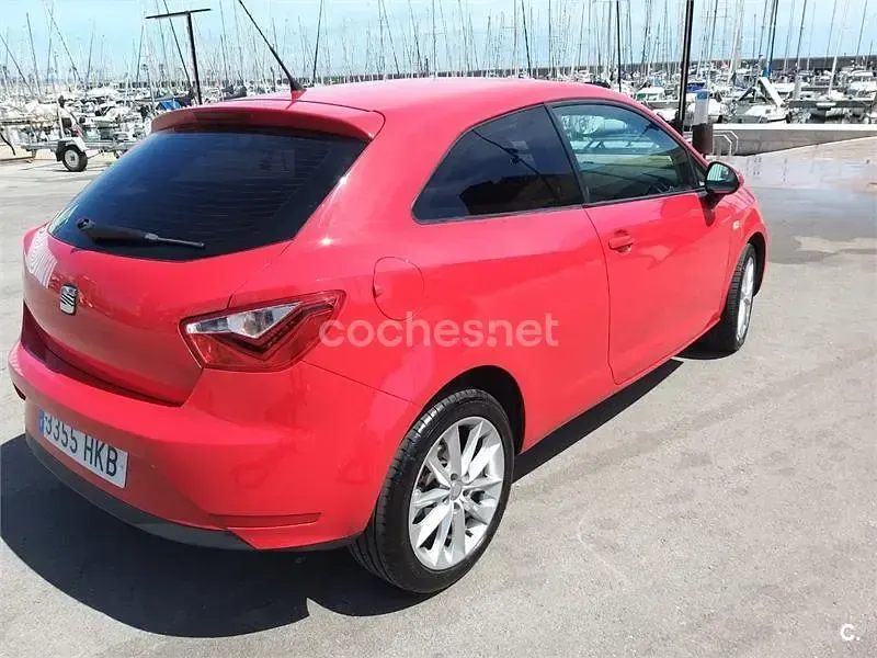Usado Seat Ibiza Copa 90 HP (66 kW) 2012 Vermelho Sedan