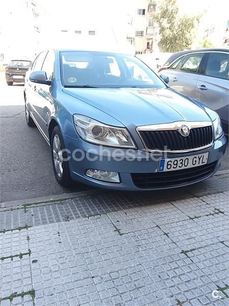 Usado Skoda Octavia 105 CV (77 kW) 2010 Azul Berlina