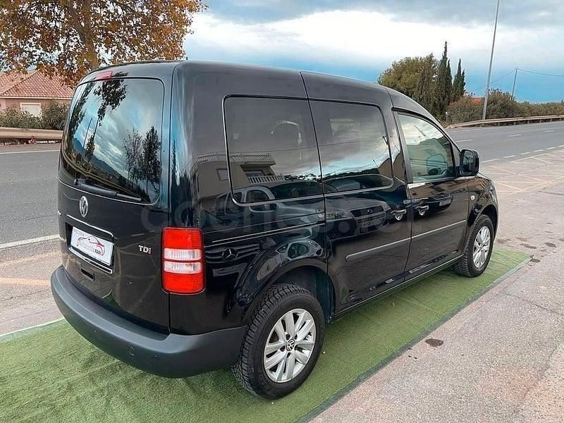 Usado VW Caddy Comfortline 102 CV (75 kW) 2013 Negro Monovolumen