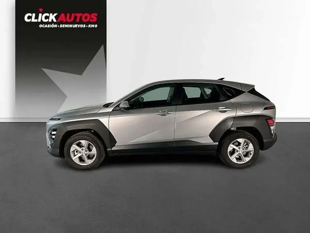 Usado Hyundai Kona 120 CV (88 kW) 2024 Plateado SUV