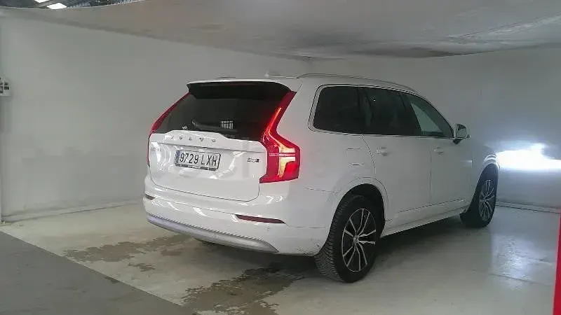 Usado Volvo XC90 Momentum 235 CV (172 kW) 2022 Blanco SUV
