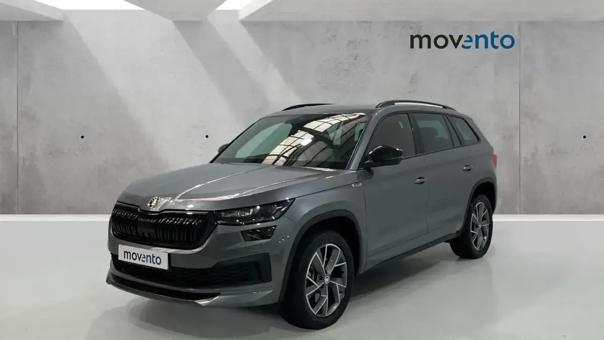 Usado Skoda Kodiaq SportLine 150 CV (110 kW) 2023 Gris / plata SUV