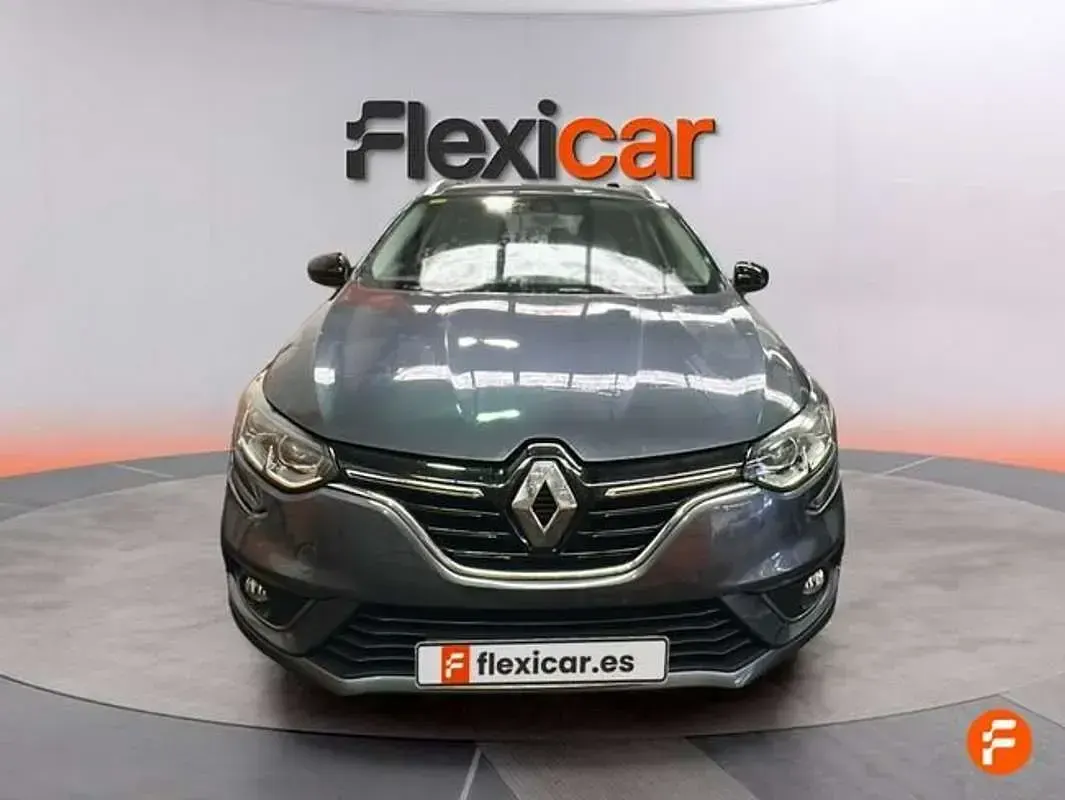 Usado Renault Mégane GrandTour Business 140 CV (102 kW) 2018 Gris Familiar