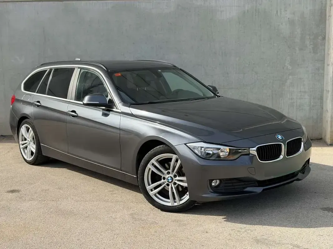 Usado BMW 318 Sport Line 150 CV (110 kW) 2015 Gris Familiar