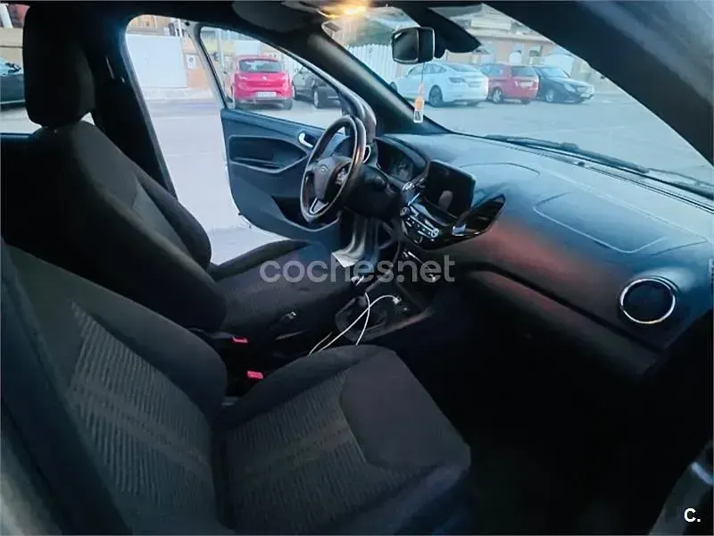 Usado Ford Ka Plus Active 85 CV (62 kW) 2018 Beige Utilitario