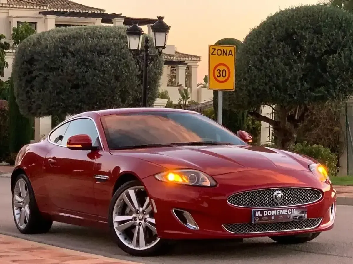 Usado Jaguar XK Portfolio 523 CV (384 kW) 2013 Rojo Coupe