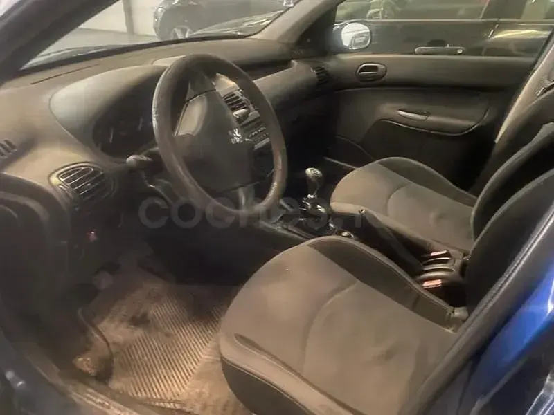 Usado Peugeot 206 70 CV (51 kW) 2006 Azul Familiar