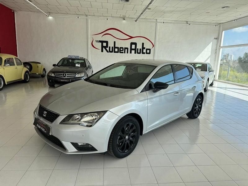 Usado Seat Leon Style 150 CV (110 kW) 2015 Gris / plata Berlina