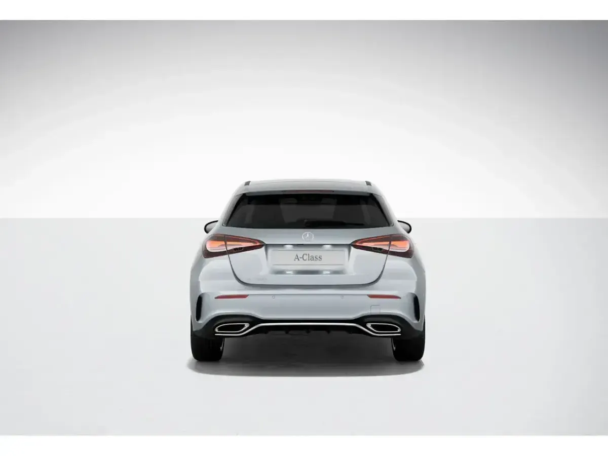 Usado Mercedes A180 Advanced 136 CV (100 kW) 2024 Gris