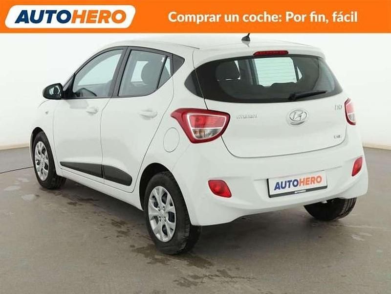 Usado Hyundai i10 Blackline 87 CV (63 kW) 2015 Blanco Utilitario