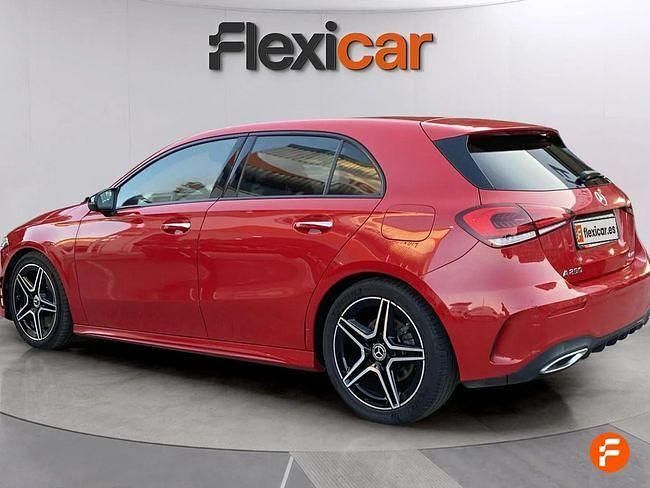 Usado Mercedes A250 224 CV (164 kW) 2019 Rojo Utilitario