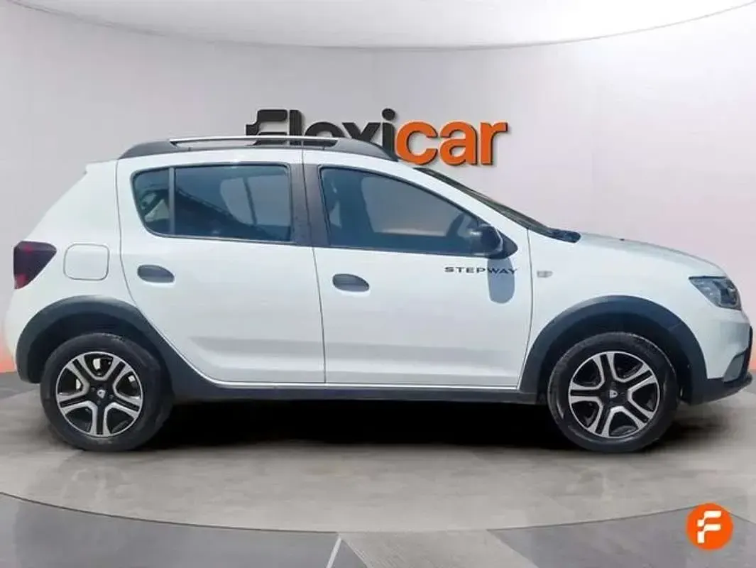 Usado Dacia Sandero Comfort 101 CV (74 kW) 2020 Blanco Utilitario