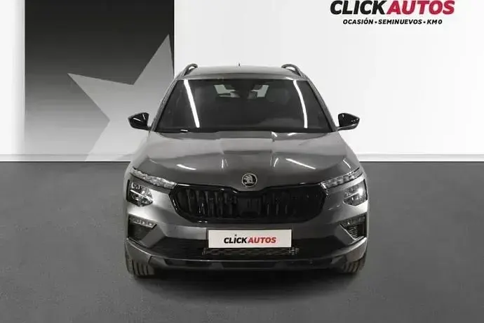 Usado Skoda Kamiq Sport 115 CV (84 kW) 2025 Plata SUV