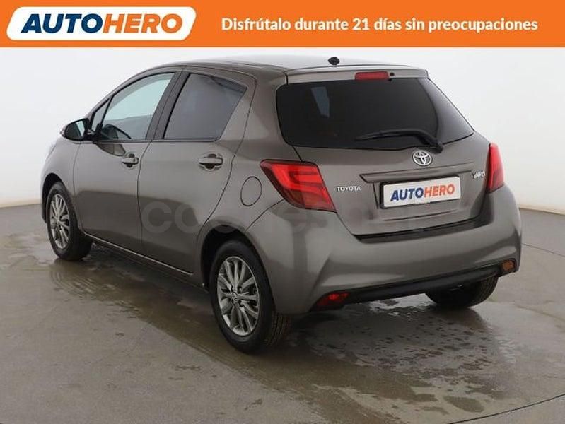 Usado Toyota Yaris Active 101 CV (74 kW) 2016 Gris Utilitario