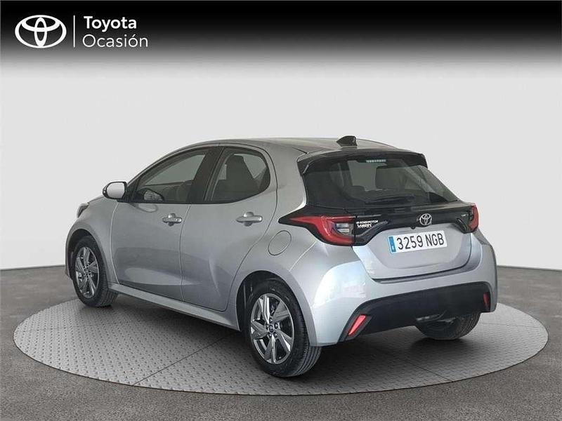 Usado Toyota Yaris Hybrid Active 116 CV (85 kW) 2025 Monovolumen