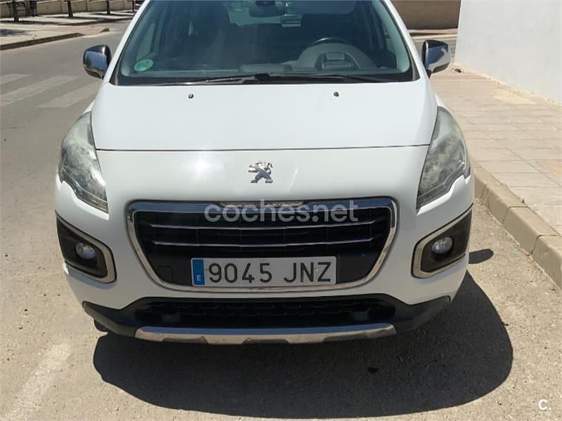 Usado Peugeot 3008 Allure 120 CV (88 kW) 2016 Blanco Berlina